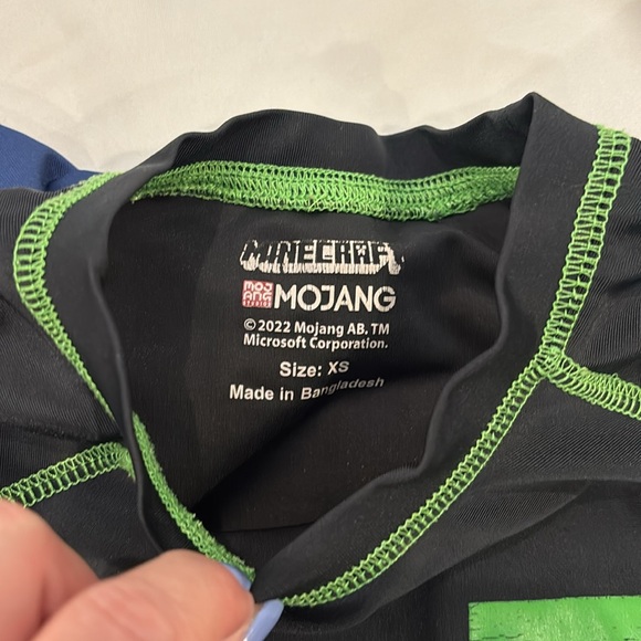 Boys rash guard bundle size small - Picture 3 of 9